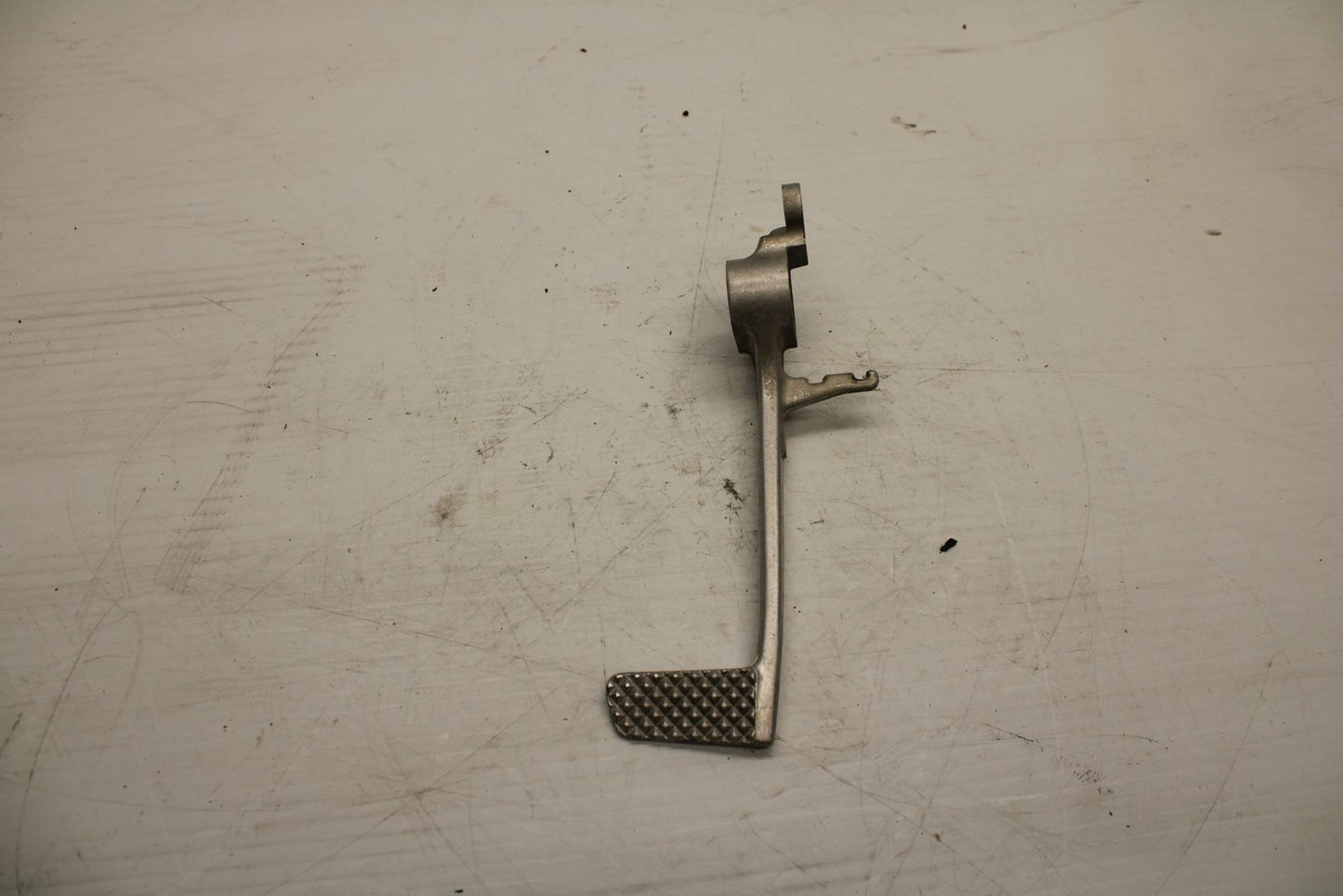 06 YAMAHA YZF R1 RIGHT REARSET BRAKE FOOT PEDAL BB282