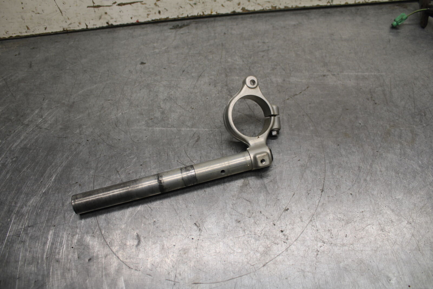 01-02 SUZUKI GSXR1000 RIGHT CLIP ON HANDLEBAR BB113