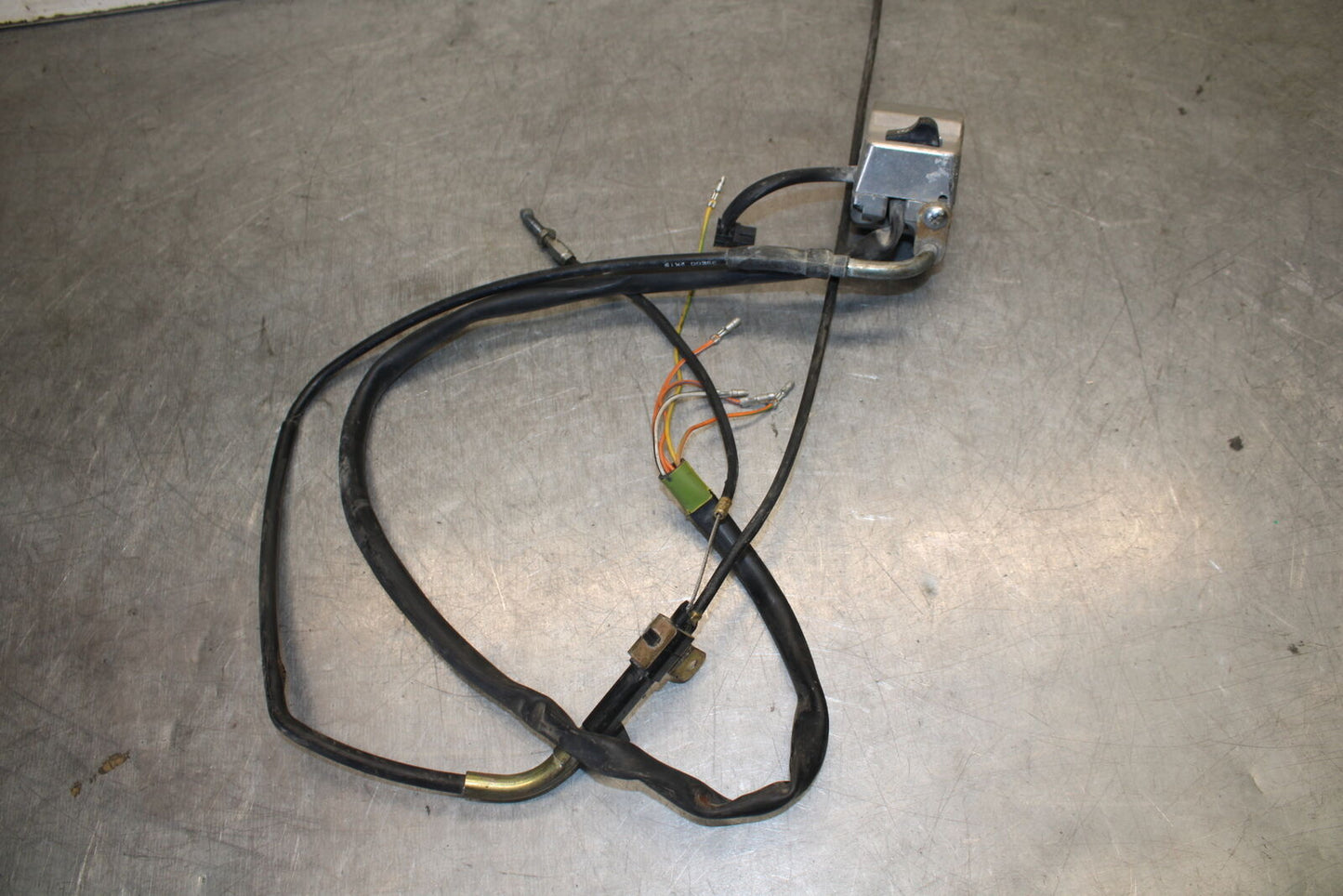 87-03 SUZUKI INTRUDER 1400 VS1400GLP RIGHT HANDLE KILL OFF START SWITCH BB702