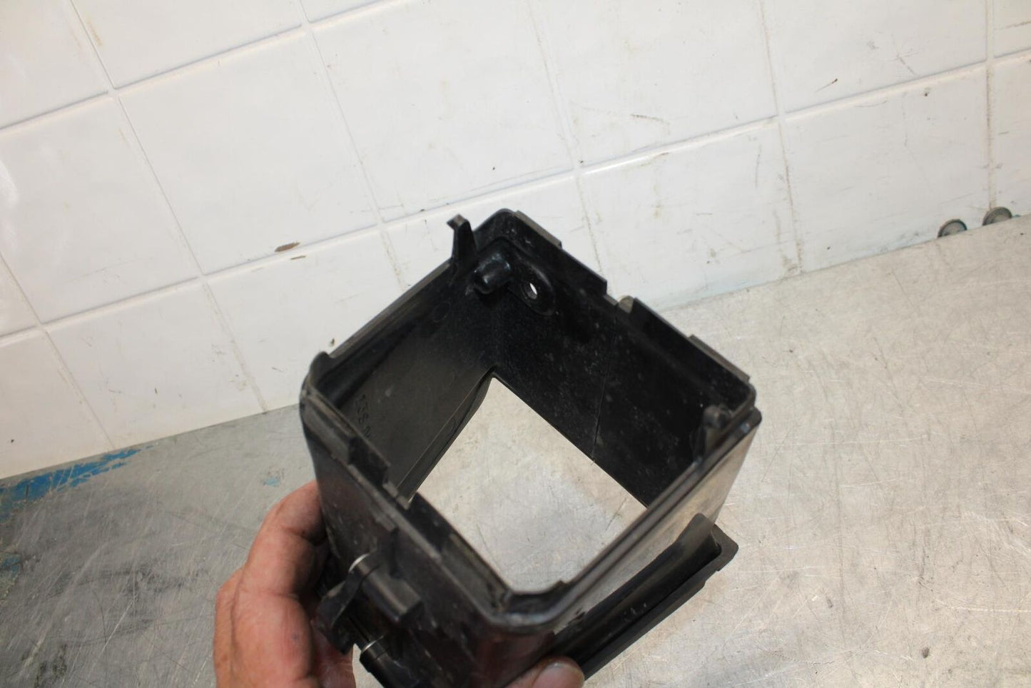 08-16 YAMAHA YZF R6 RAM AIR INTAKE TUBE DUCT BB436