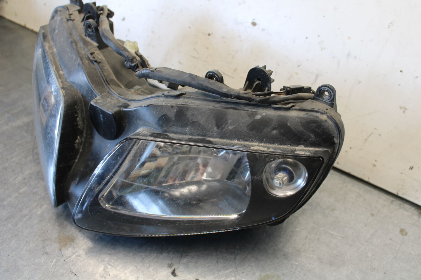 03-07 SUZUKI SV1000S FRONT HEADLIGHT HEAD LIGHT LAMP BB657