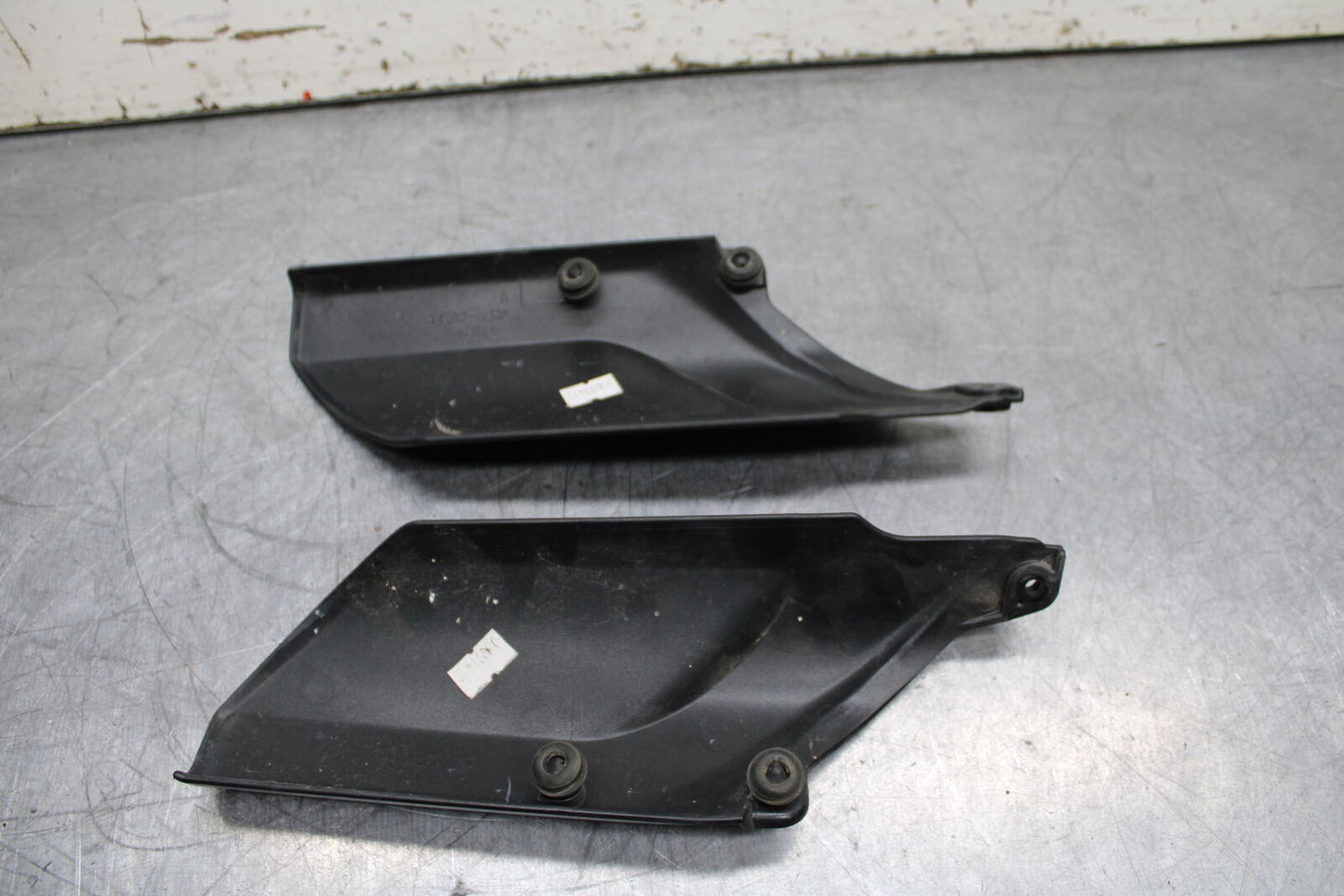 12-17 KAWASAKI ER-6N Z650 FRONT FORK GUARD COVER SET PAIR BB709