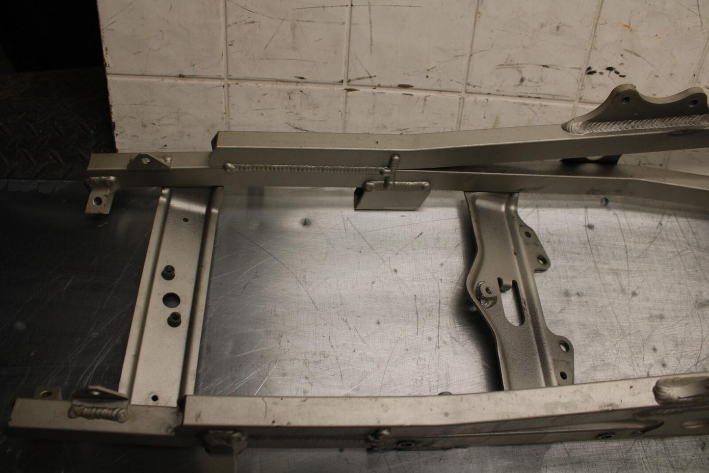 00-02 KAWASAKI NINJA ZX6R ZX600J REAR SUBFRAME SUB FRAME 32160-1671-TX BB489