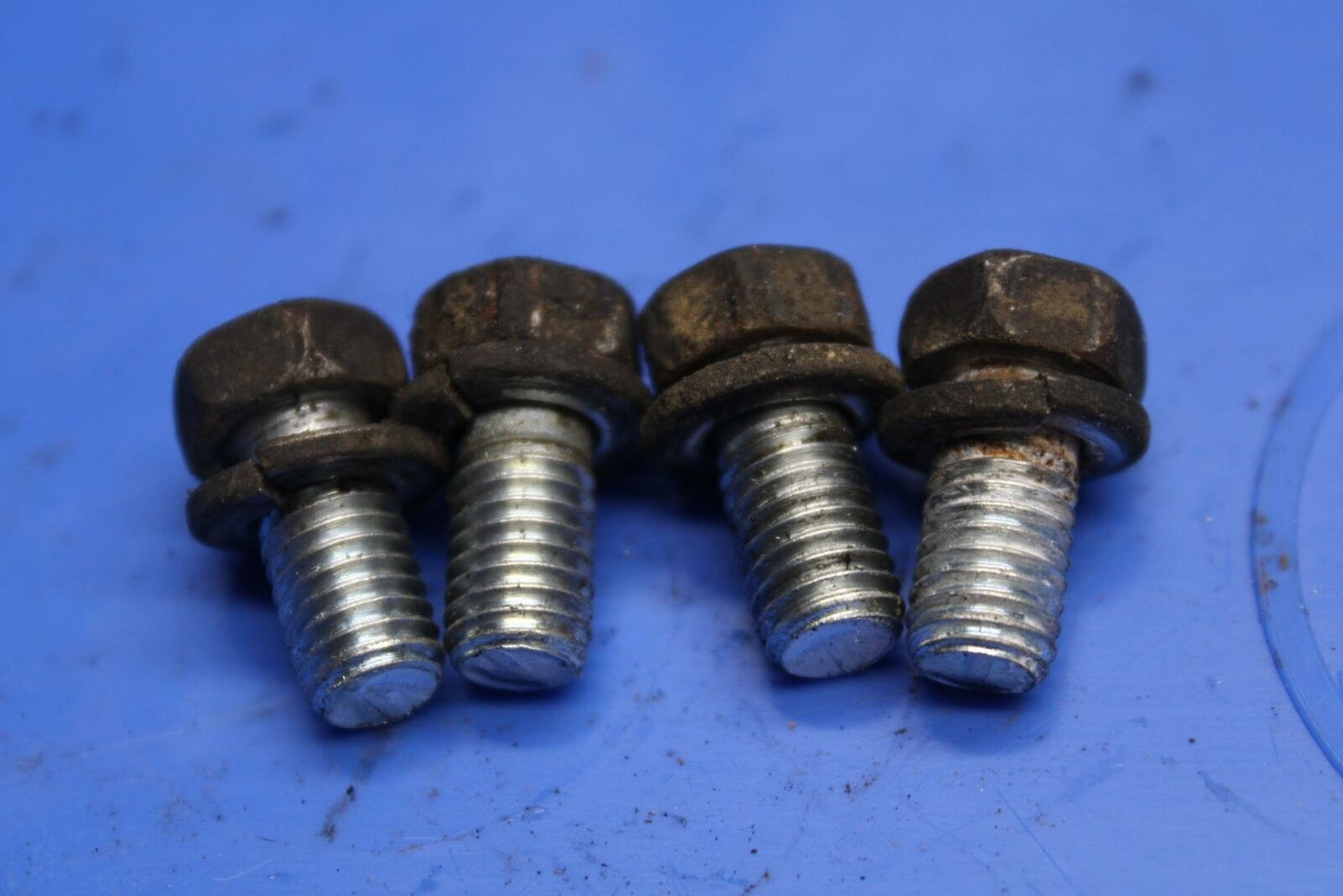78 SUZUKI GS550E FRONT FENDER BOLTS SET W CABLE GUIDE BB212
