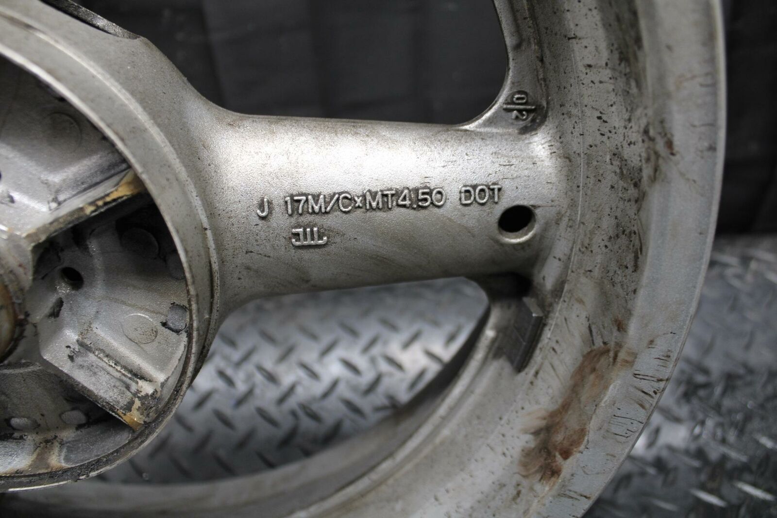 03 SUZUKI SV650S REAR WHEEL BACK RIM 64111-08F10-Y6G BB219