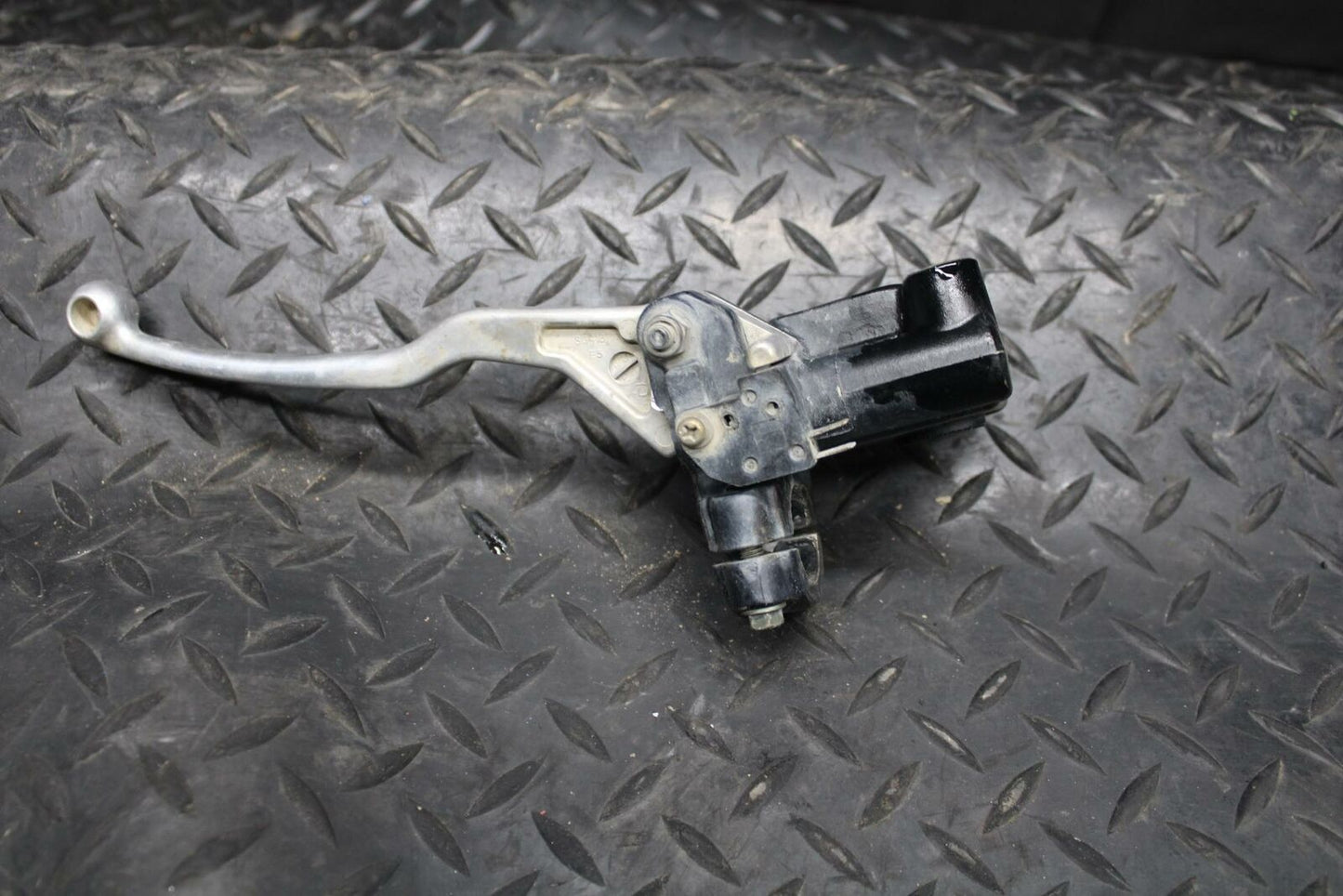 03-06 SUZUKI QUADSPORT Z400 FRONT BRAKE MASTER CYLINDER BB207