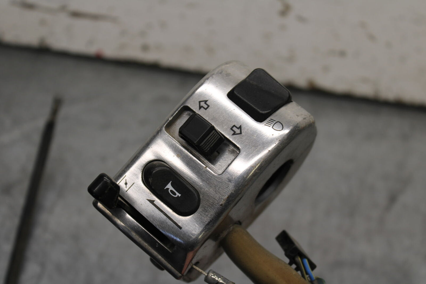 99-00 YAMAHA V STAR 1100 LEFT CLIP ON HANDLE HORN SIGNALS SWITCH SWITCHES BB711