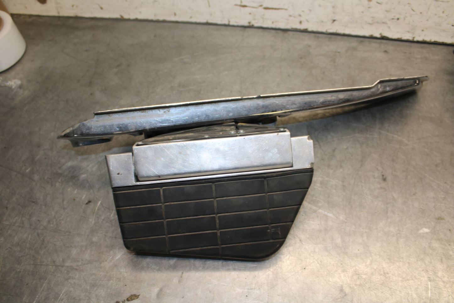 93-00 HONDA GOLDWING 1500 GL1500SE REAR PASSENGER FOOT STEP PEG BB700