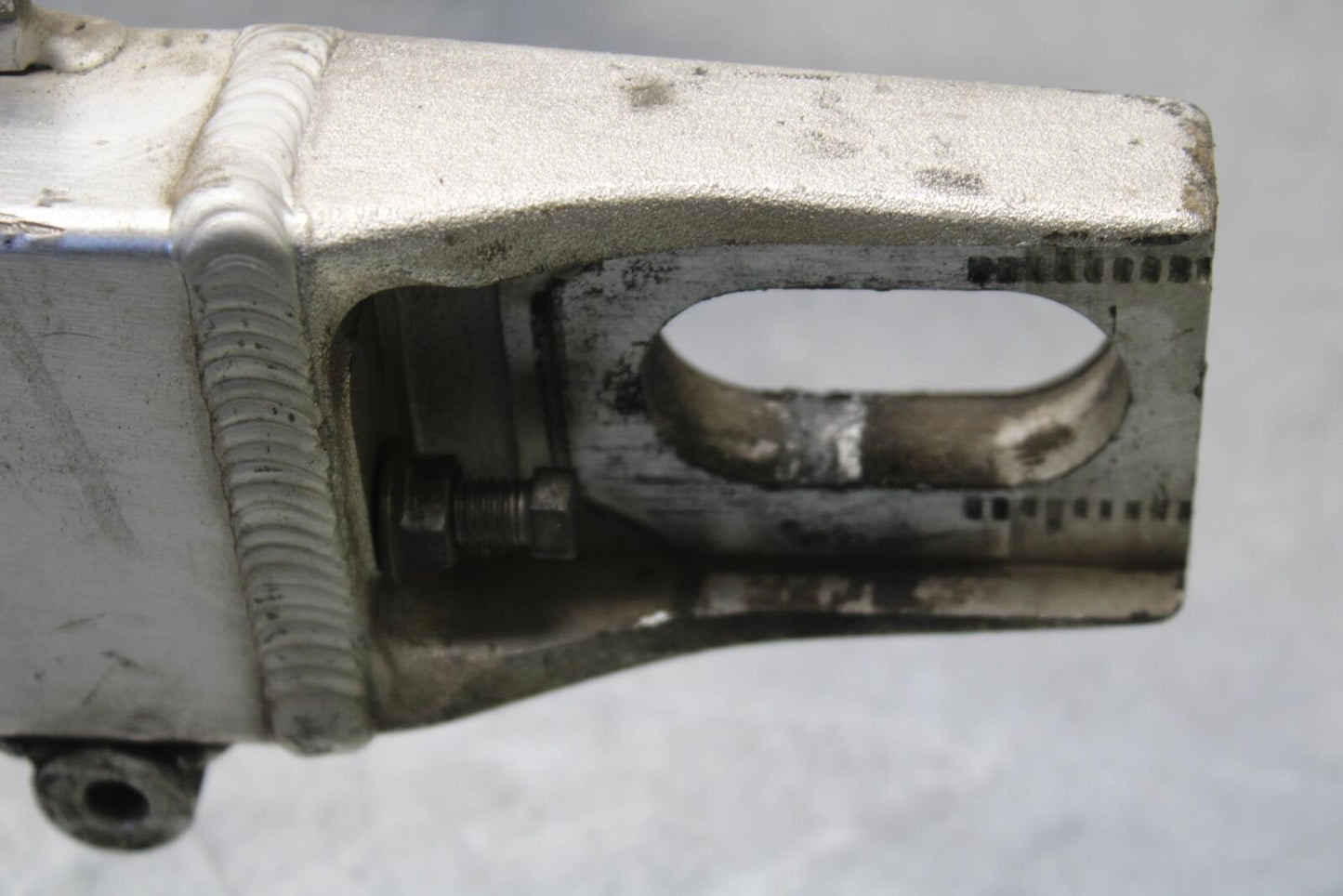 01-03 SUZUKI GSXR600 REAR SWINGARM BACK SUSPENSION SWING ARM 61000-39F00 BB633