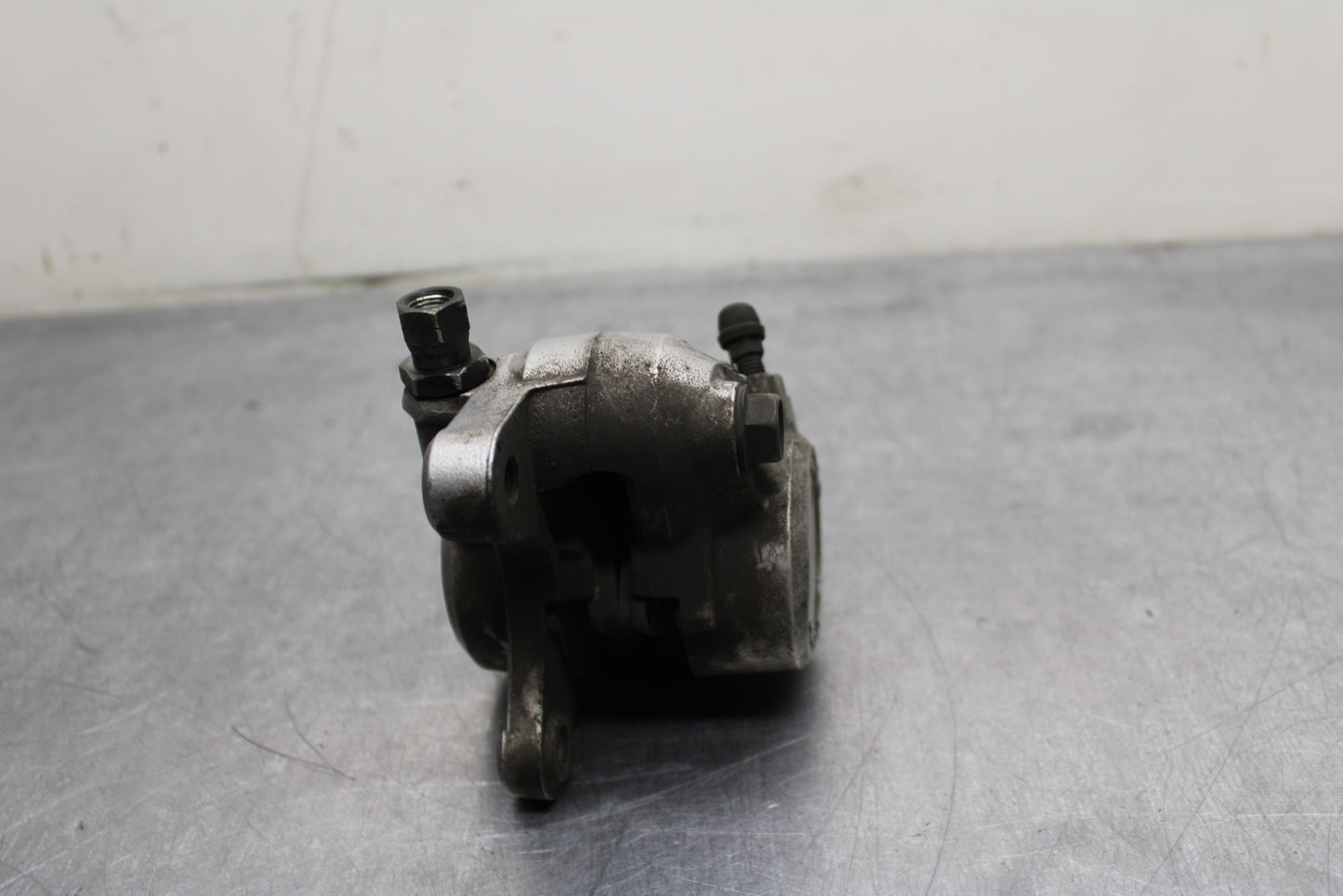 00 SUZUKI INTRUDER 1500 VL1500 RIGHT FRONT BRAKE CALIPER BB761