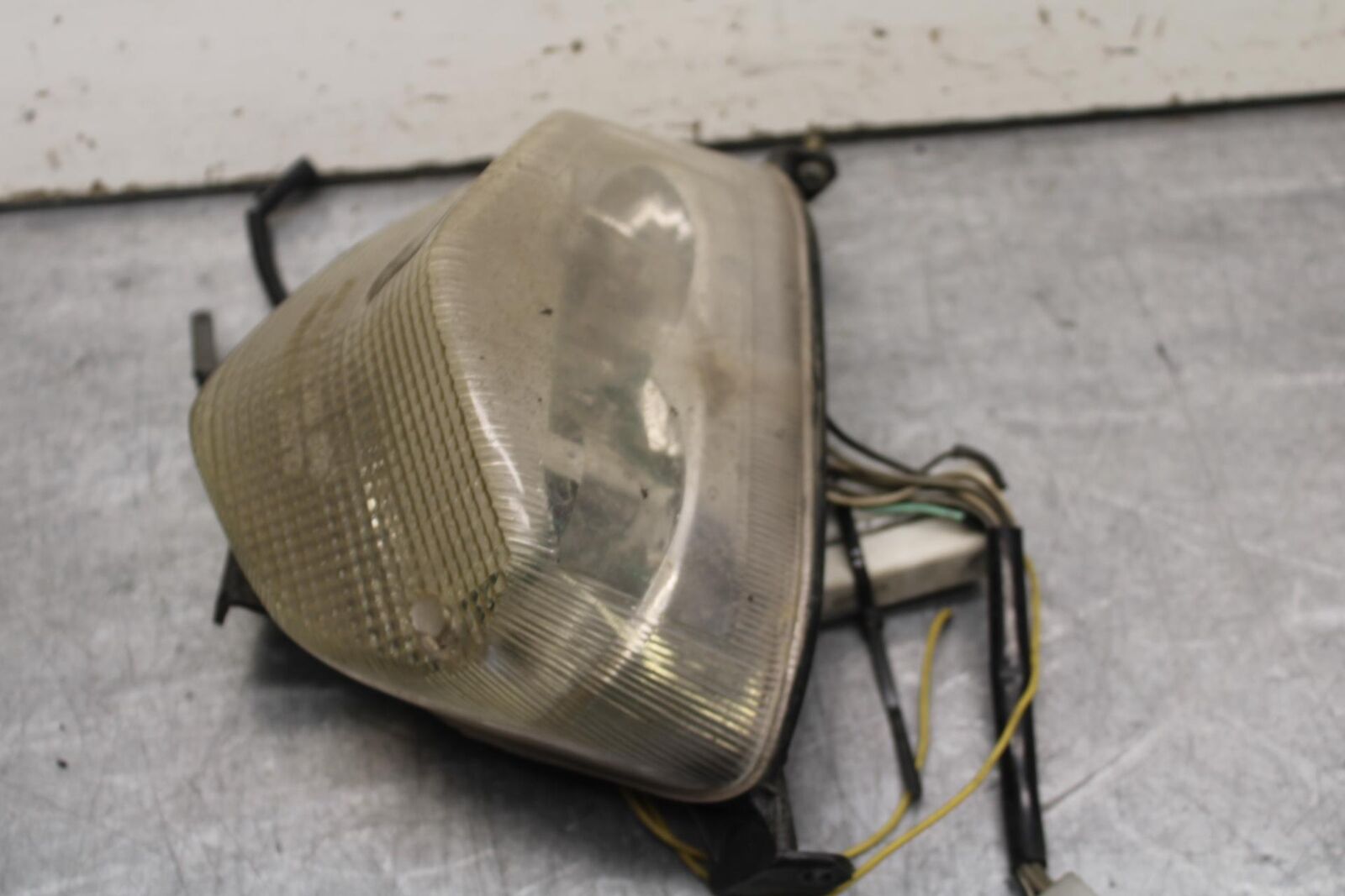 01-03 SUZUKI GSXR600 REAR TAIL TAILLIGHT BACK BRAKE LIGHT BB633