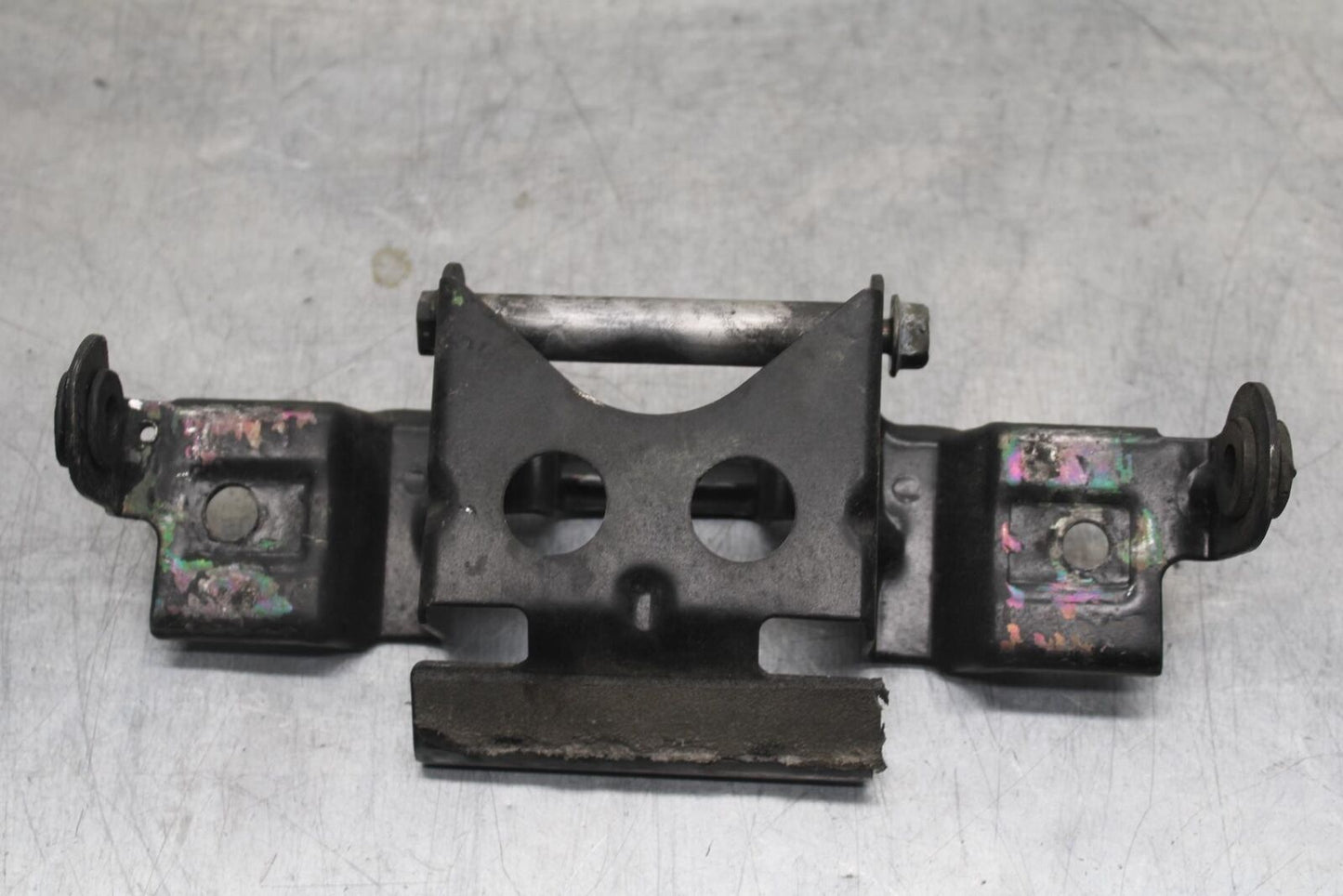 1999 Suzuki GSXR600 FRONT GAS TANK BRACKET MOUNT BB608