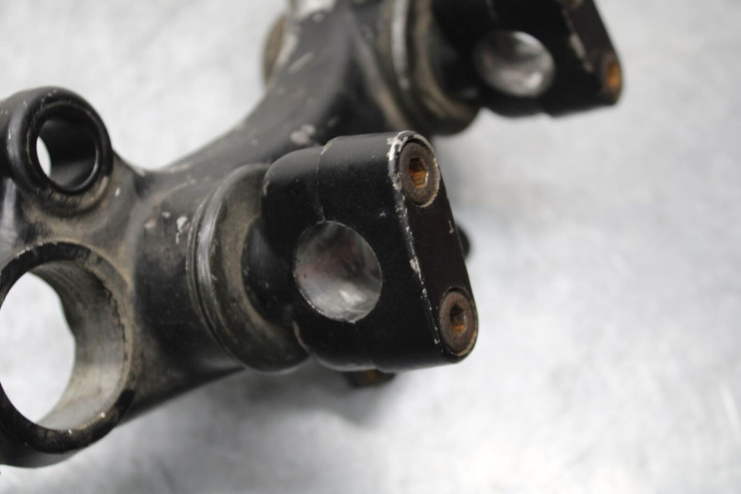 1977 Yamaha XS750 FORKS UPPER TRIPLE TREE CLAMP 1J7-23435-01-98 BB554