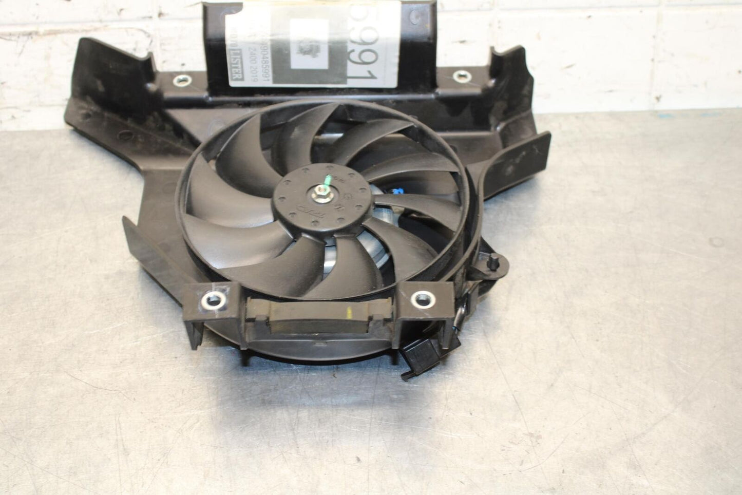 19-22 KAWASAKI Z400 ENGINE RADIATOR COOLING FAN BB70