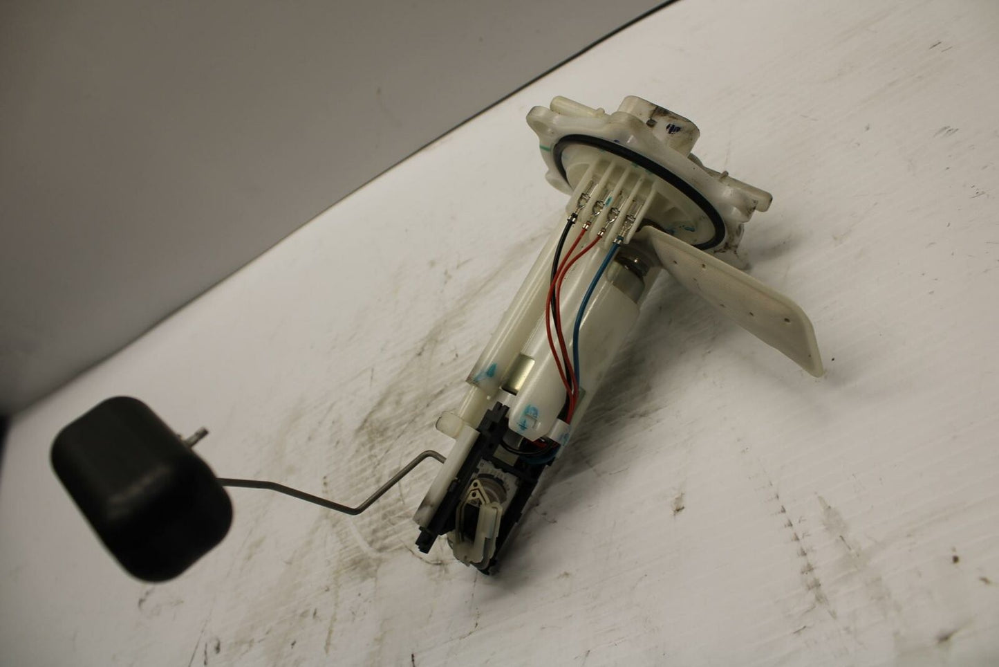 18-20 HUSQVARNA VITPILEN 401 FUEL PUMP GAS PETROL SENDER UNIT BB248