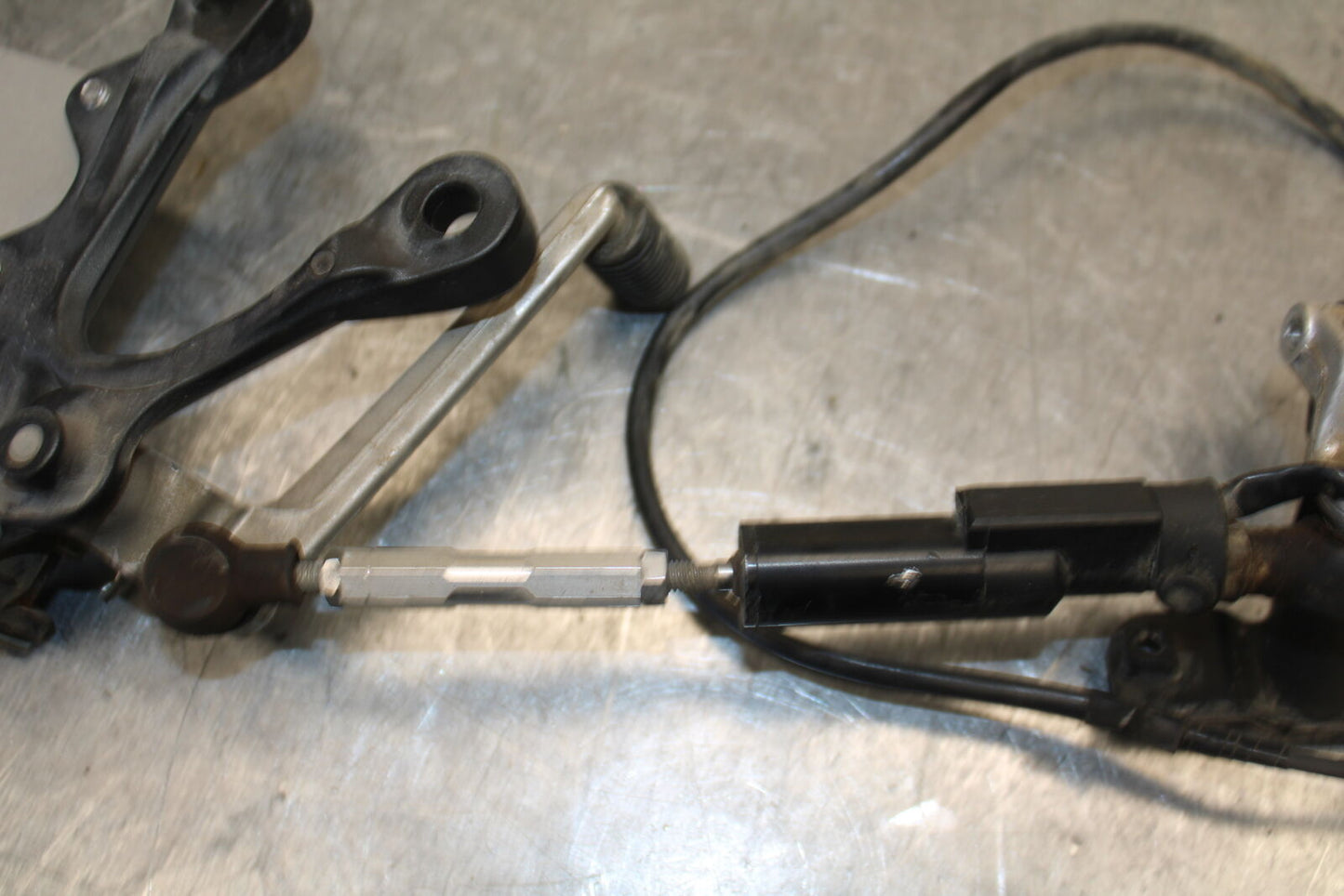19-23 KAWASAKI NINJA ZX6R LEFT REARSET REAR SET FOOT PEG W SHIFTER BB701