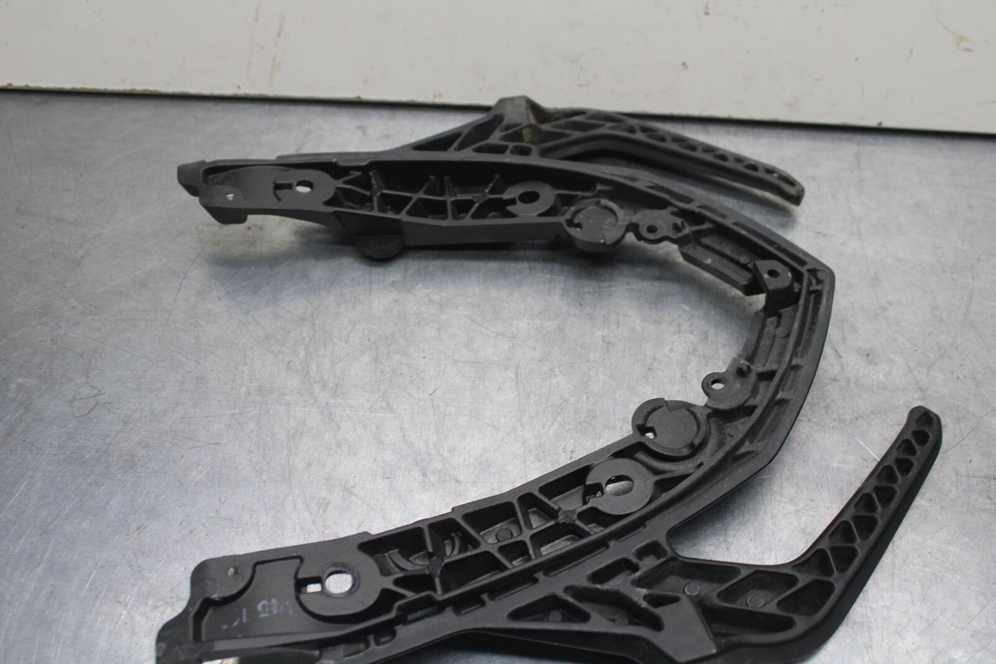 20-23 BMW F900R REAR PASSENGER REAR SEAT GRAB BAR HANDLE BB603