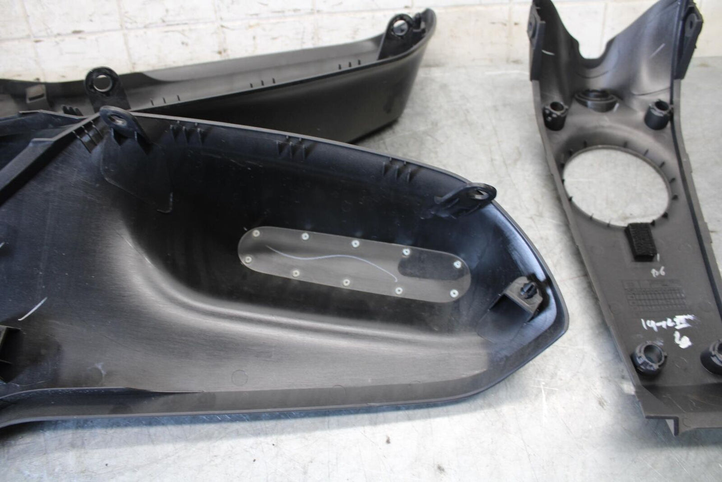 22-23 HUSQVARNA SVARTTPILEN 401 SIDE FAIRING TANK COWL SET BB541