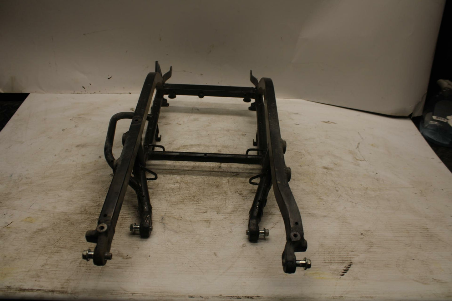 00-07 SUZUKI HAYABUSA REAR SUBFRAME BACK SUB FRAME 41200-24F10 BB281