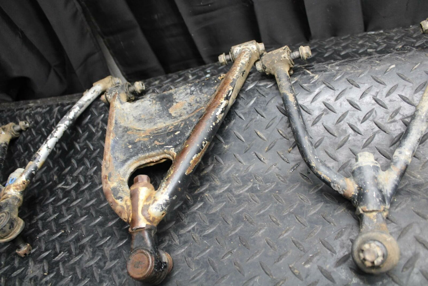 85-86 SUZUKI QUADRACER 250 FRONT RIGHT LEFT A ARM SET BB210