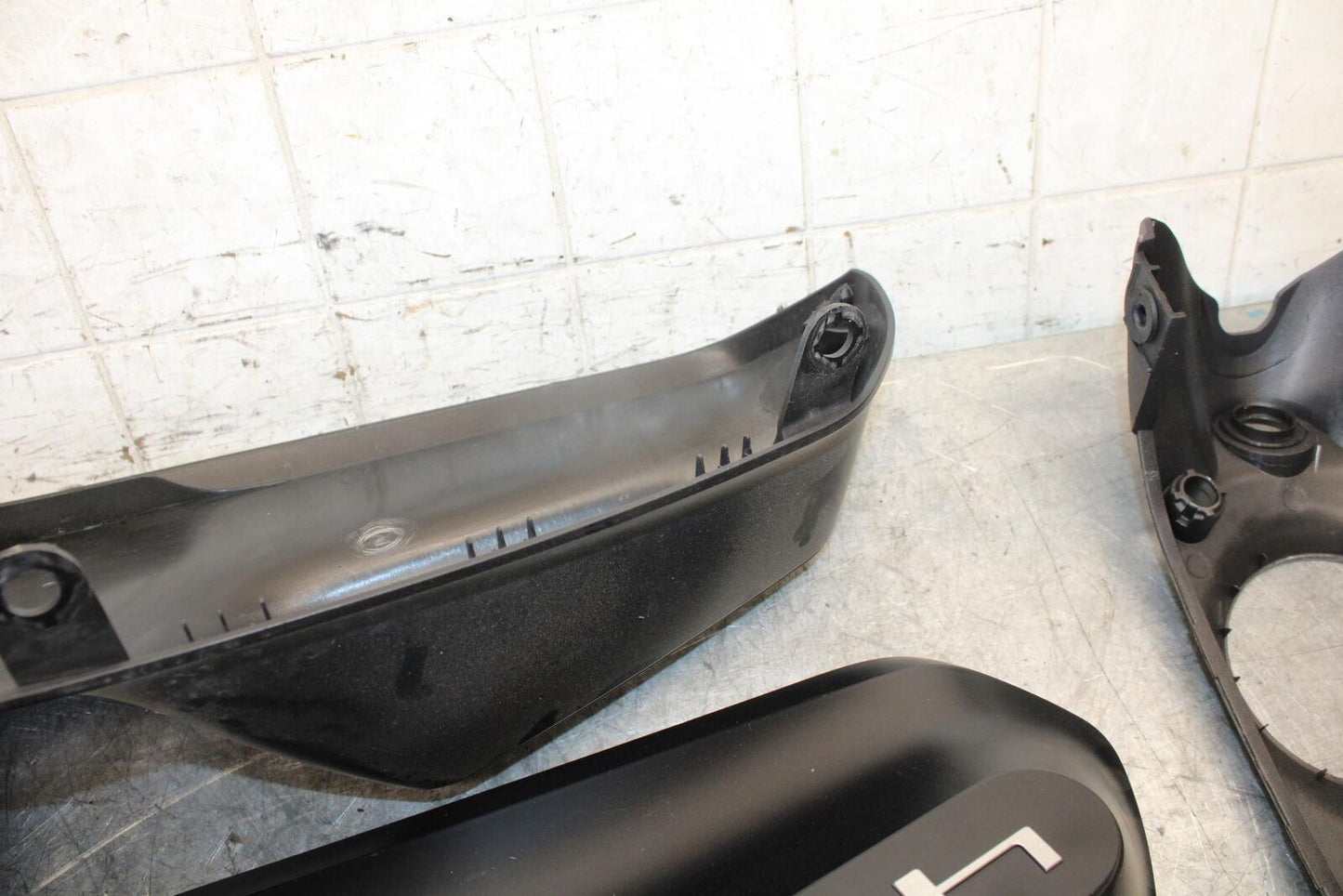 22-23 HUSQVARNA SVARTTPILEN 401 SIDE FAIRING TANK COWL SET BB541