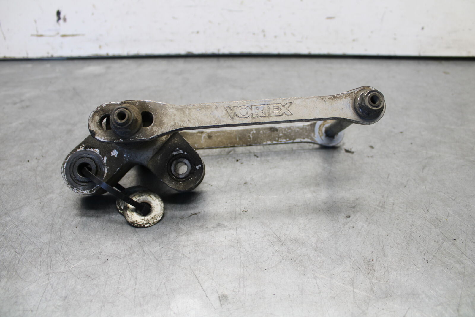 04-05 SUZUKI GSXR600 AFTERMARKET VORTEX REAR SHOCK LINKAGE LINK BB658