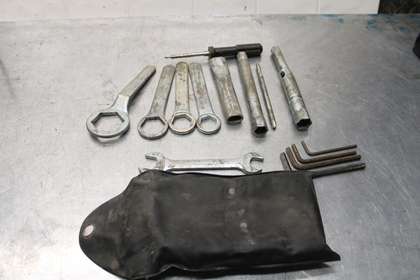 1999 Suzuki GSXR600 STOCK TOOLS OEM TOOL BAG KIT SET BB580