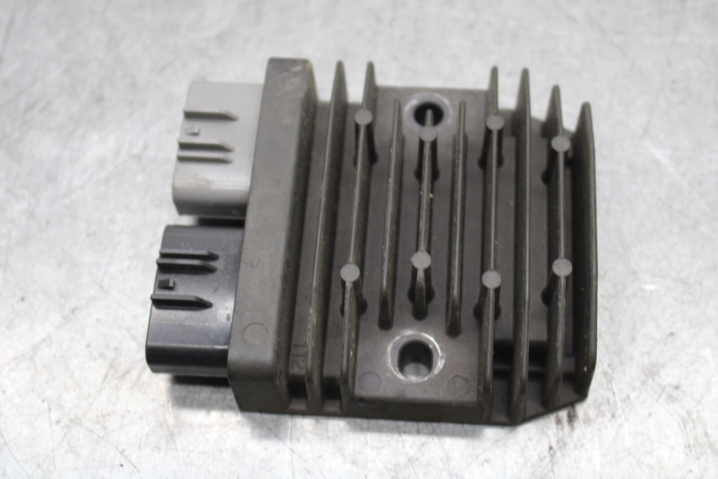 19-21 TRIUMPH SPEED TWIN 1200 RECTIFIER VOLTAGE REGULATOR BB653