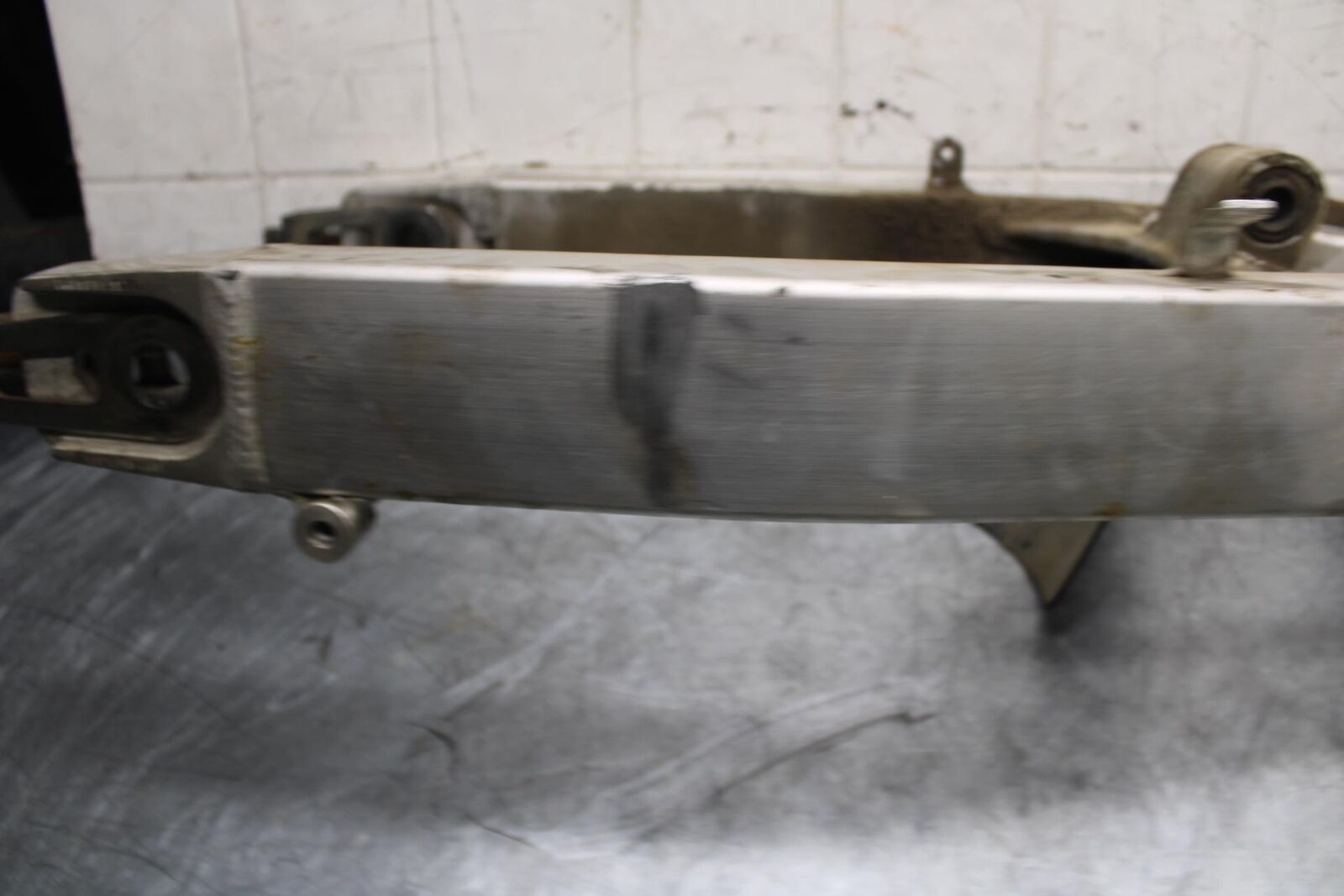 91-92 SUZUKI GSXR750 M  REAR SWINGARM BACK SUSPENSION SWING ARM BB493