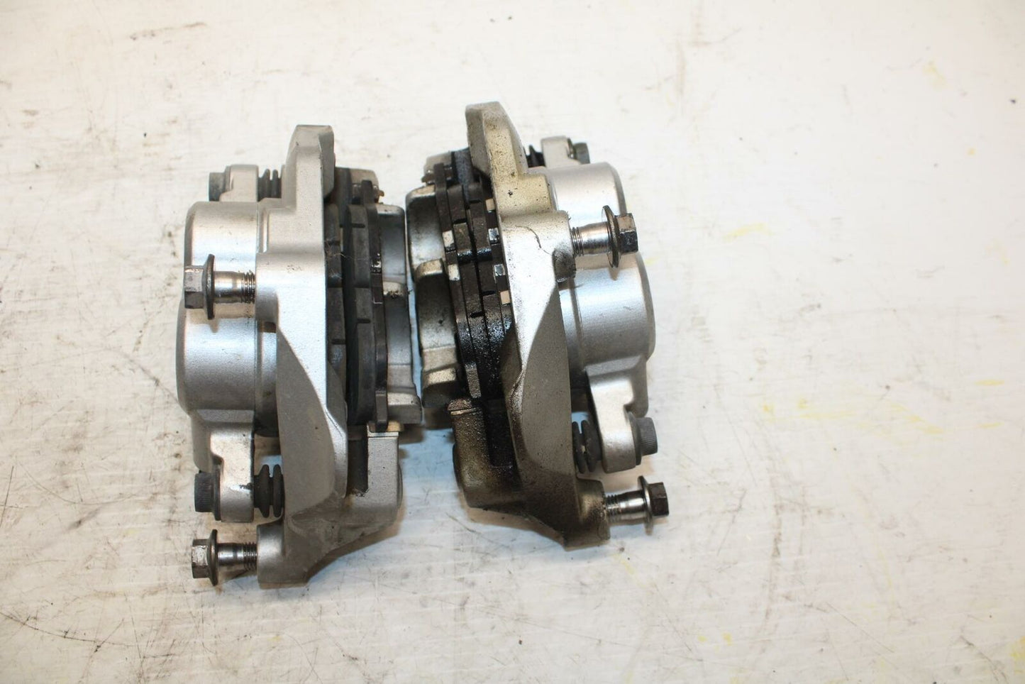 03-04 YAMAHA ROAD STAR 1600 RIGHT LEFT FRONT BRAKE CALIPER SET CALIPERS BB279