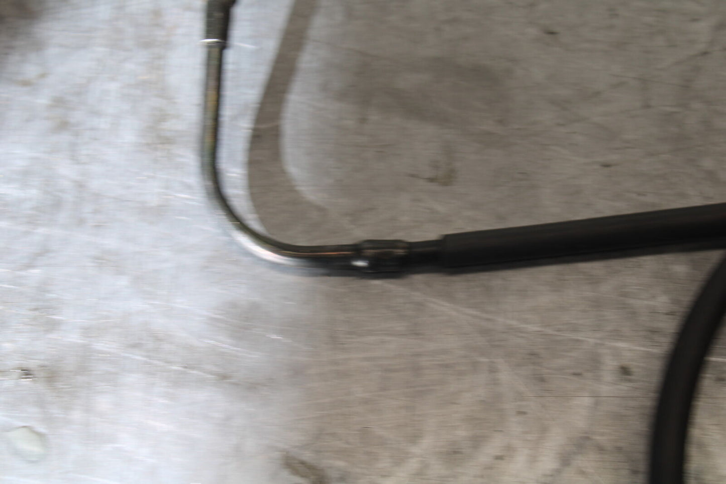 01-06 TRIUMPH TIGER 955I THROTTLE CABLES LINES BB693