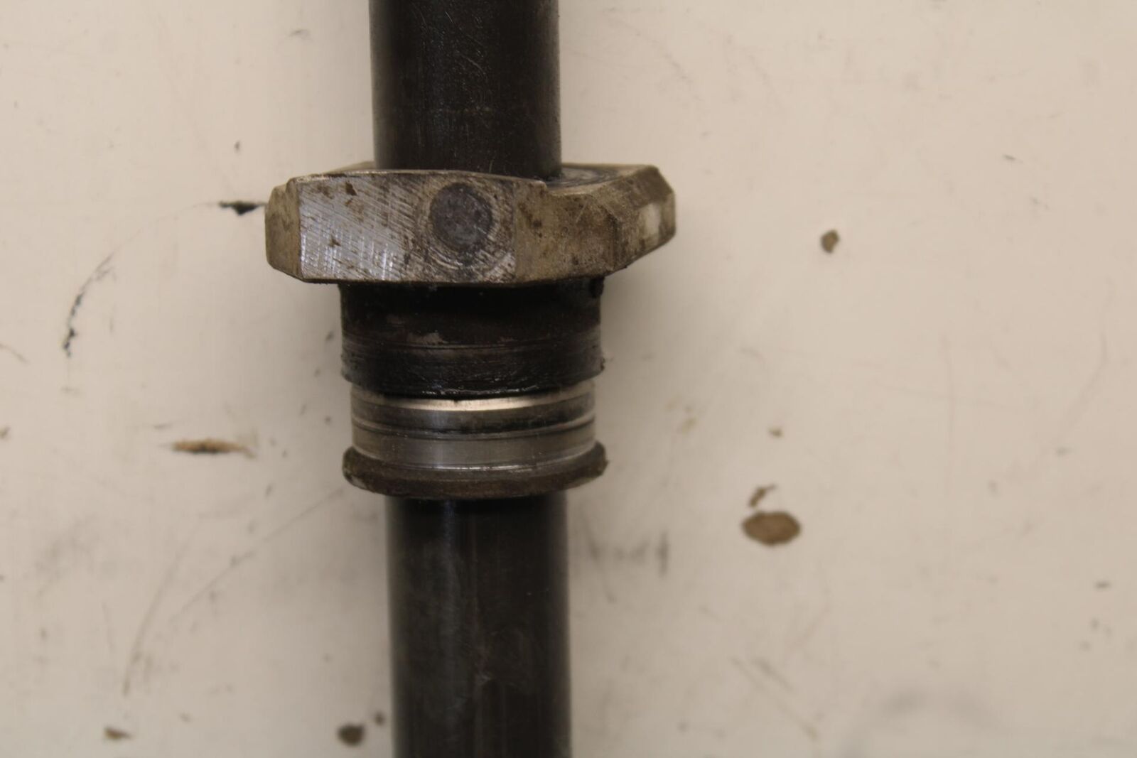 01-03 SUZUKI GSXR600 REAR AXLE BACK WHEEL RIM PIVOT BOLT AXEL BB633