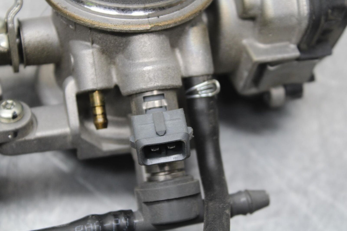 20-23 APRILIA RS660 MAIN FUEL INJECTORS / THROTTLE BODIES BB643