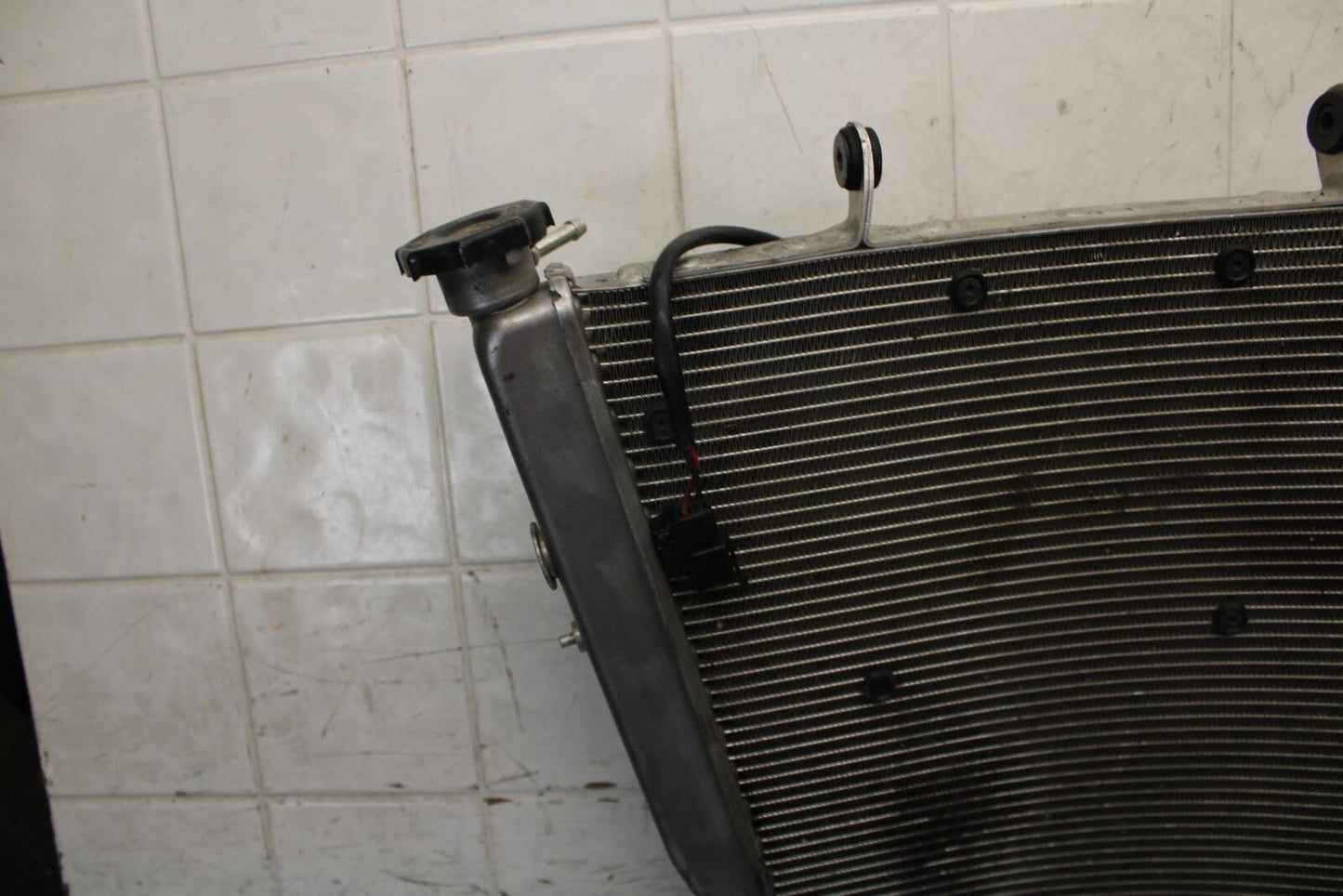 2010 Aprilia RSV1000R ENGINE RADIATOR MOTOR COOLER COOLING RADIATER BB513
