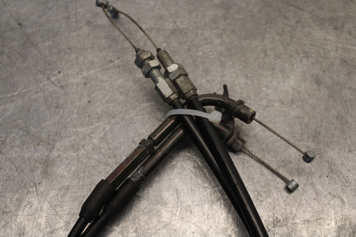 04-05 SUZUKI GSXR600 THROTTLE CABLES LINES 58300-29G00 58300-29G10 BB658