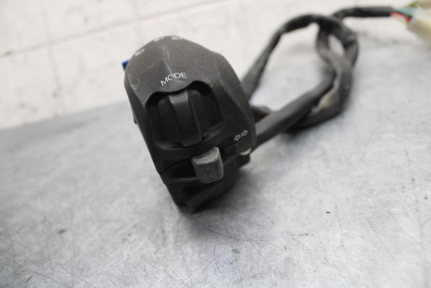 2009 Aprilia Shiver 750 SL750 LEFT CLIP ON HANDLE HORN SIGNALS SWITCH BB506
