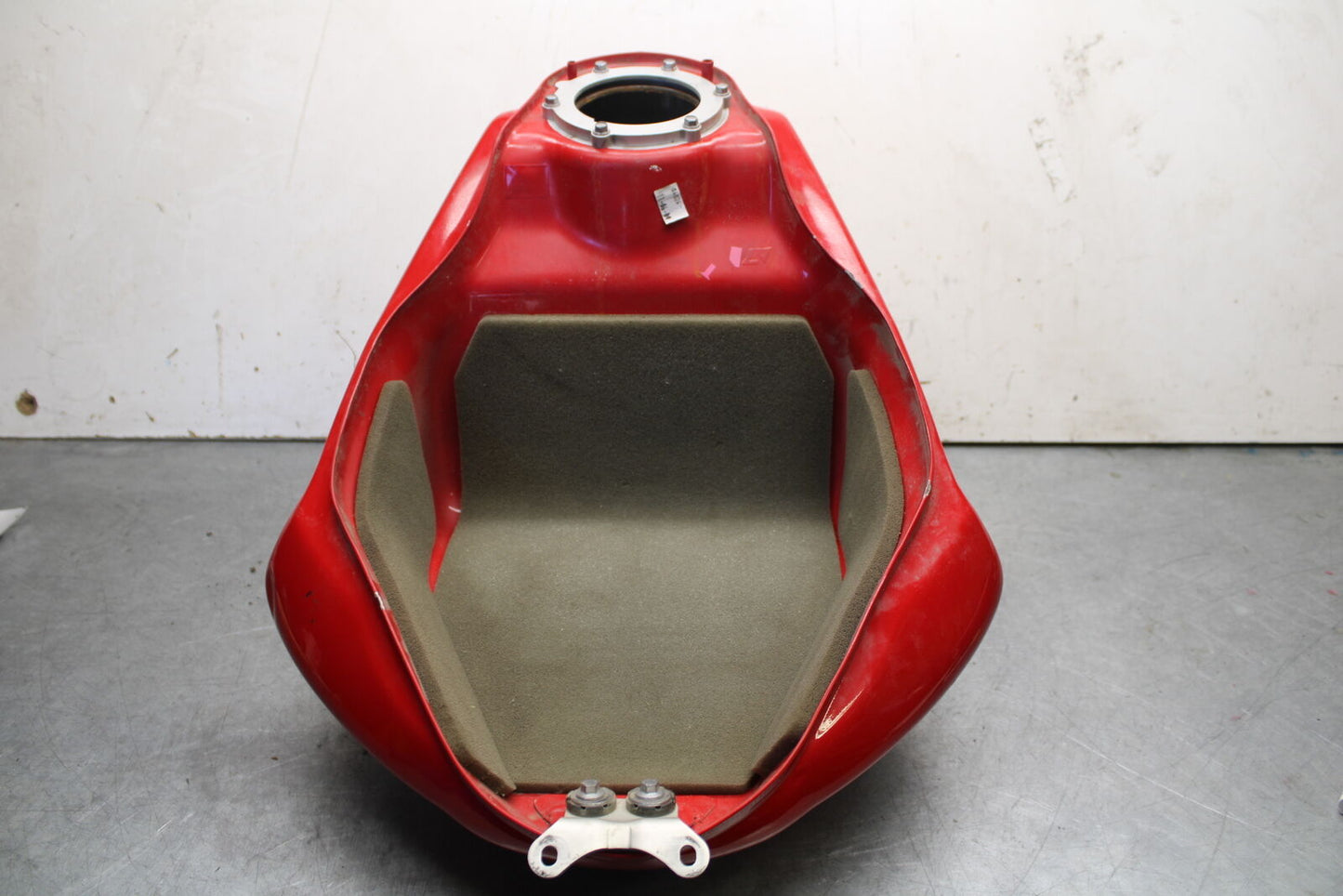 09-11 TRIUMPH DAYTONA 675 GAS TANK FUEL CELL PETROL RESERVOIR BB652