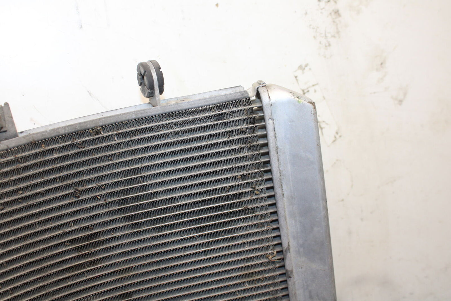 04 SUZUKI GSXR600 ENGINE RADIATOR MOTOR COOLER COOLING RADIATER BB676