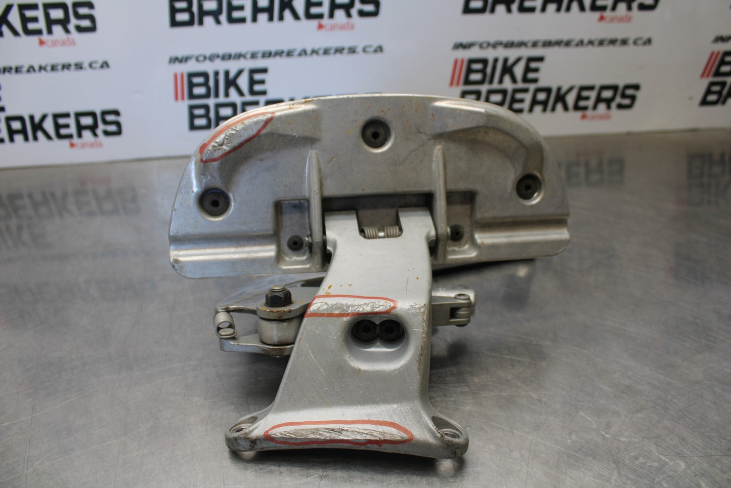 05-06 VICTORY KINGPIN DELUXE RIGHT FRONT FOOT REST PEG STEP BB195