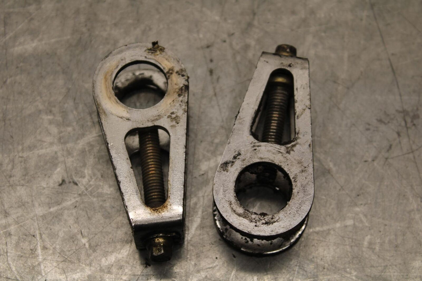 2000 Honda CBR600F4 SWINGARM CHAIN TENSIONER ADJUSTMENT BRACKETS BB552