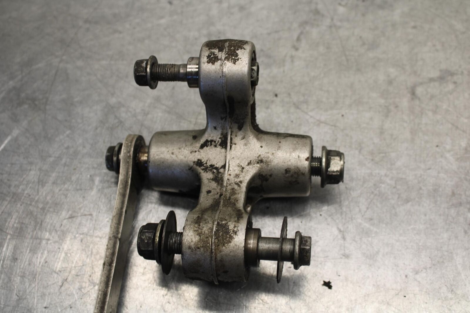 01-03 SUZUKI GSXR600 REAR DOGBONE SHOCK LINKAGE LINK 62600-35870 BB639