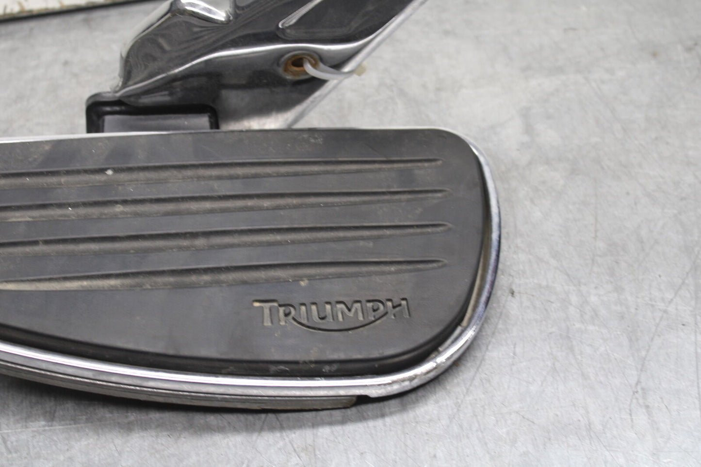 14-16 TRIUMPH AMERICA LT RIGHT FRONT FOOT REST PEG STEP BB720