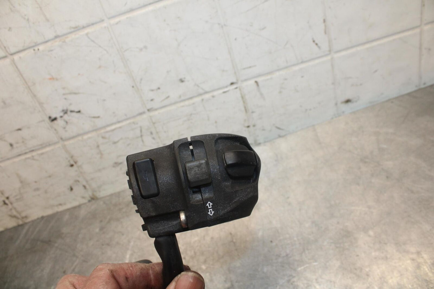 2009 Aprilia Shiver 750 SL750 LEFT CLIP ON HANDLE HORN SIGNALS SWITCH BB506