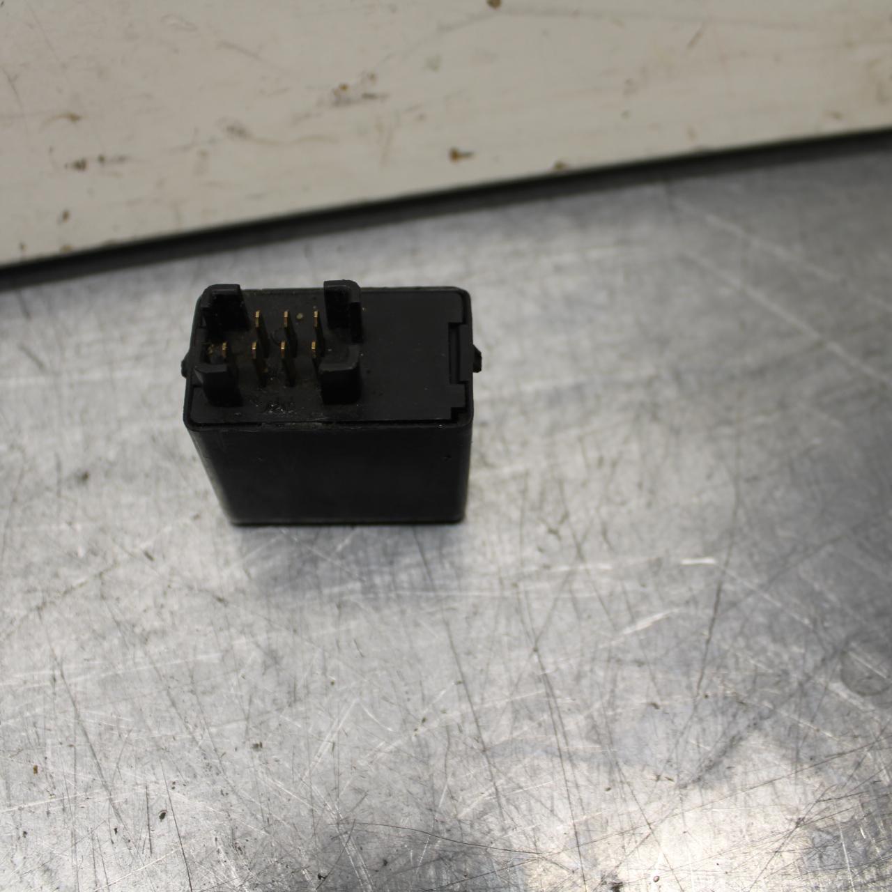 01 SUZUKI GSXR1000 TURN SIGNAL BLINKER RELAY FLASHER SWITCH 38610-03F00 BB100