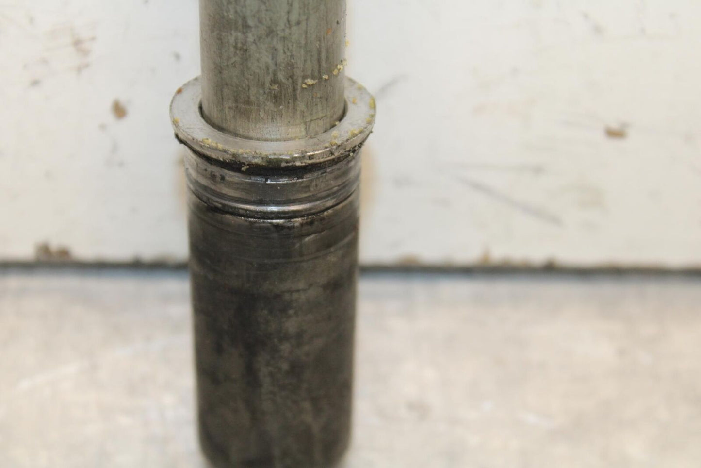 2011 Suzuki GSXR600 FRONT WHEEL RIM AXLE PIVOT BOLT 54711-14J00 BB94
