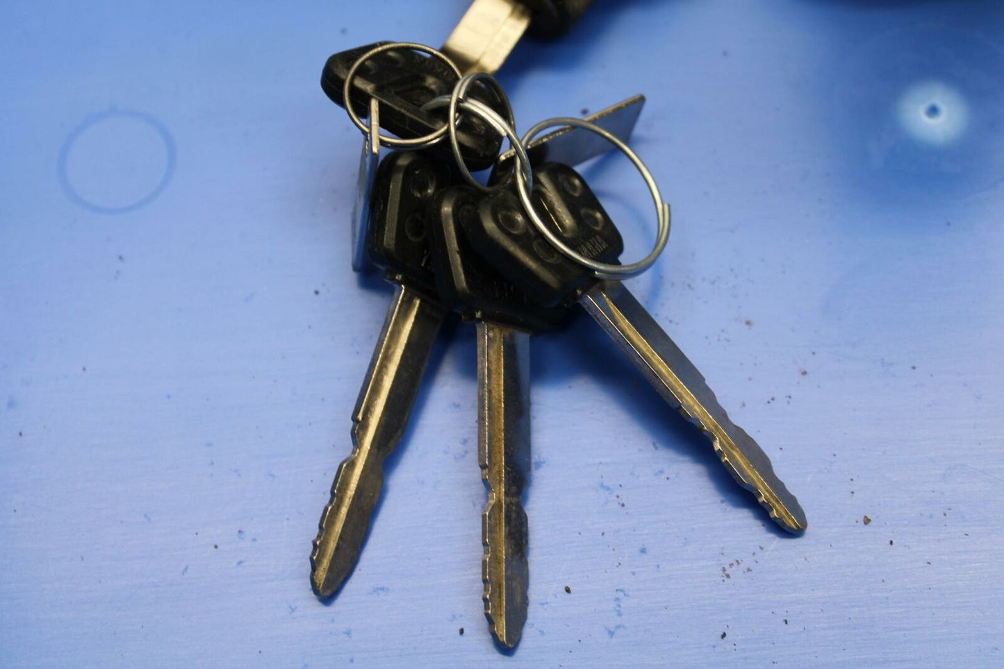 02-03 YAMAHA V STAR 1100 IGNITION LOCK KEY SET W/ GAS CAP AND SEAT LOCK BB308