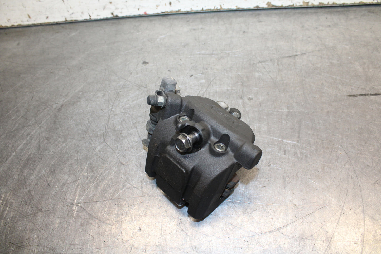 24 KAWASAKI NINJA 500 ABS RIGHT FRONT BRAKE CALIPER BB744