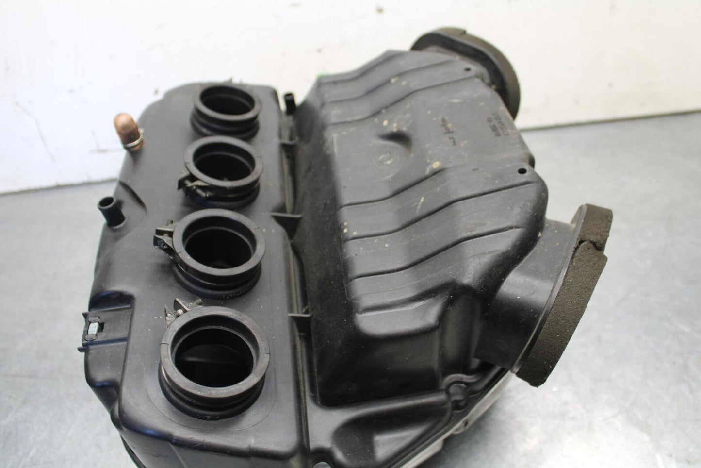 01-03 SUZUKI GSXR600 AIRBOX AIR INTAKE FILTER BOX 13700-39F00 BB639