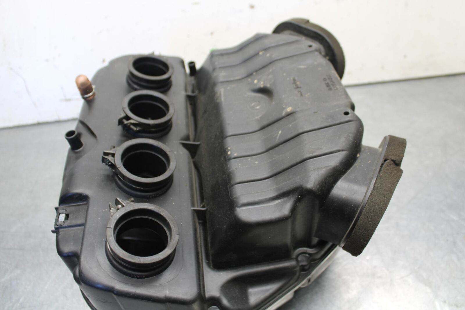 01-03 SUZUKI GSXR600 AIRBOX AIR INTAKE FILTER BOX 13700-39F00 BB639