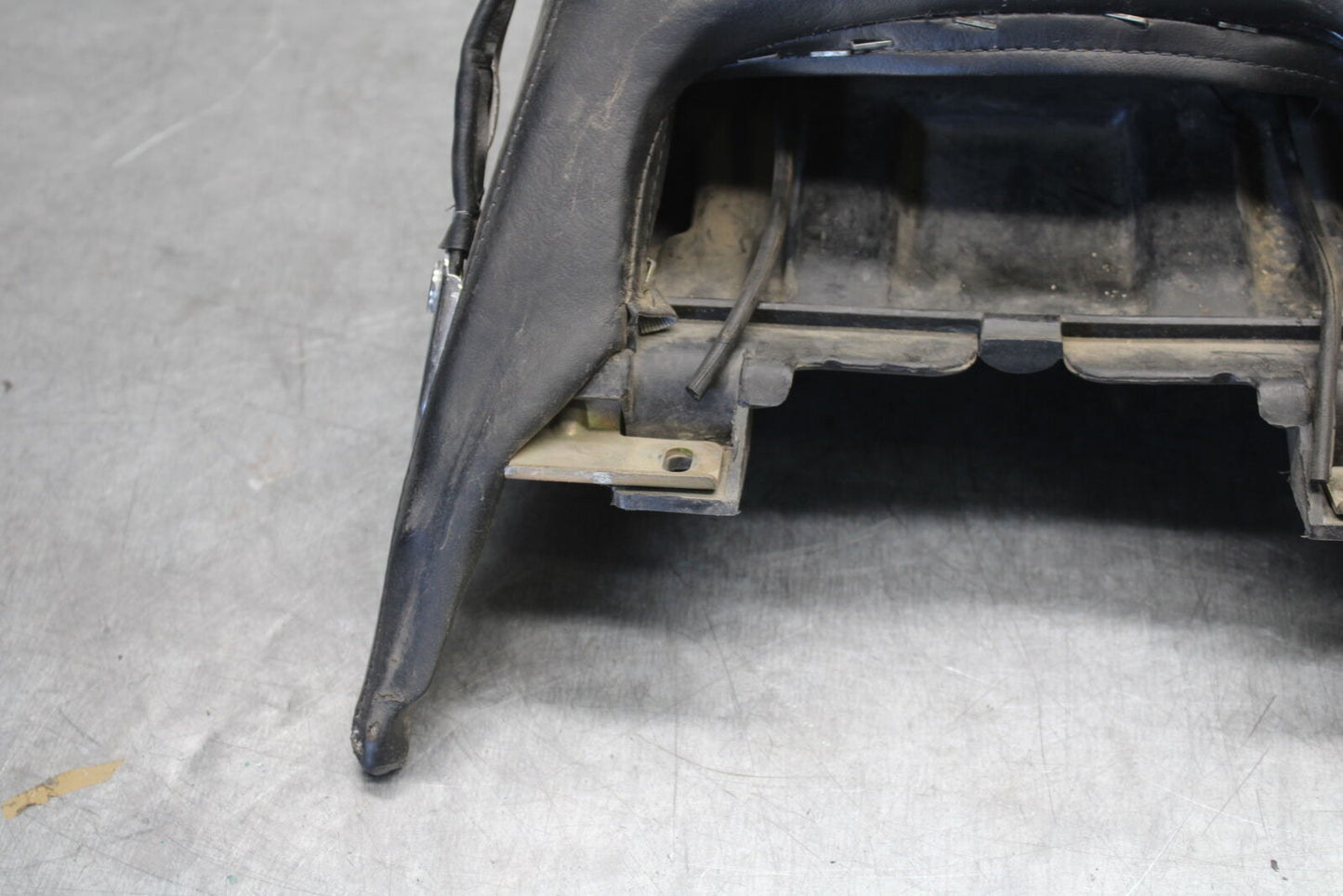 85-86 SUZUKI MADURA 1200 REAR BACK PASSENGER SEAT BB691